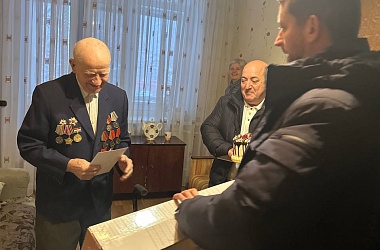 Поздравление ветерана со 100-летним юбилеем!