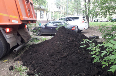 Депутаты оказали содействие жителям в завозе песка и чернозема